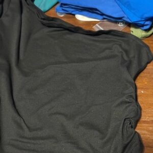 SHEIN Black Draped Fabric One Sleeved Crop Top